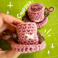 Crochet OP Hats Charms - Nominno